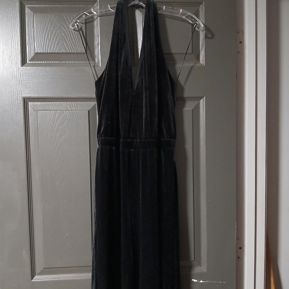 Banana Republic NWT ladies Backless Jumpsuit. Size 4